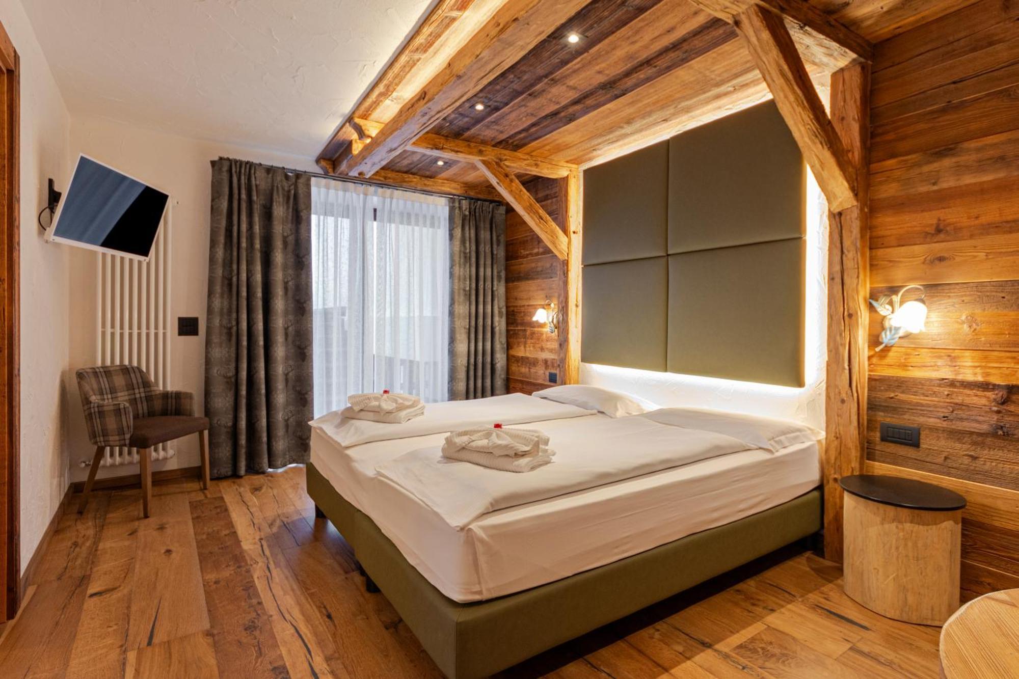 Hotel Arnika Wellness Passo San Pellegrino Exterior photo