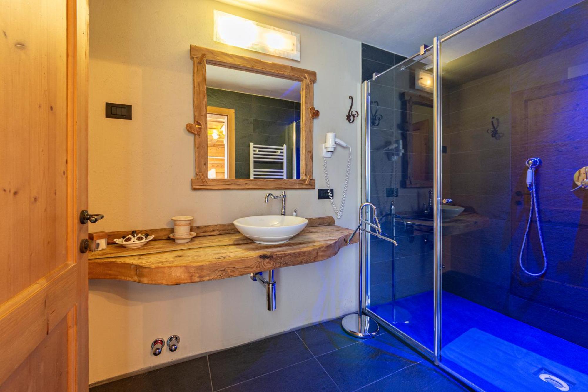 Hotel Arnika Wellness Passo San Pellegrino Exterior photo
